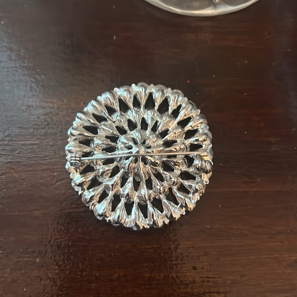 VTG Floral Crystal Brooch in Pastel Pink, Blue & Green - Picture 12 of 12